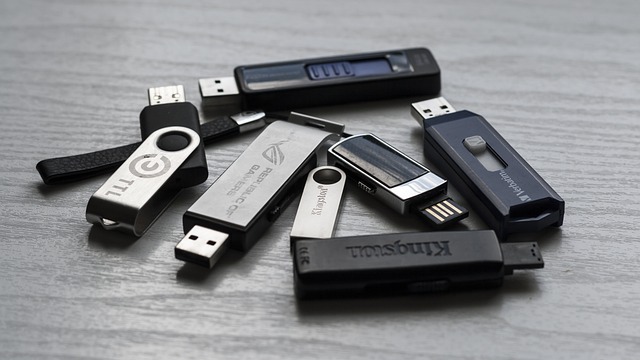 USB s potlačou
